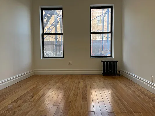 Rented by Hillel Realty Group | media 7