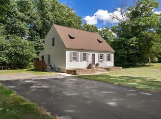 22 Merrifield St, Rowley, MA 01969