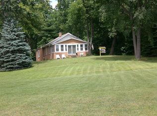 288 Beach Dr, Oakland, MI 48363