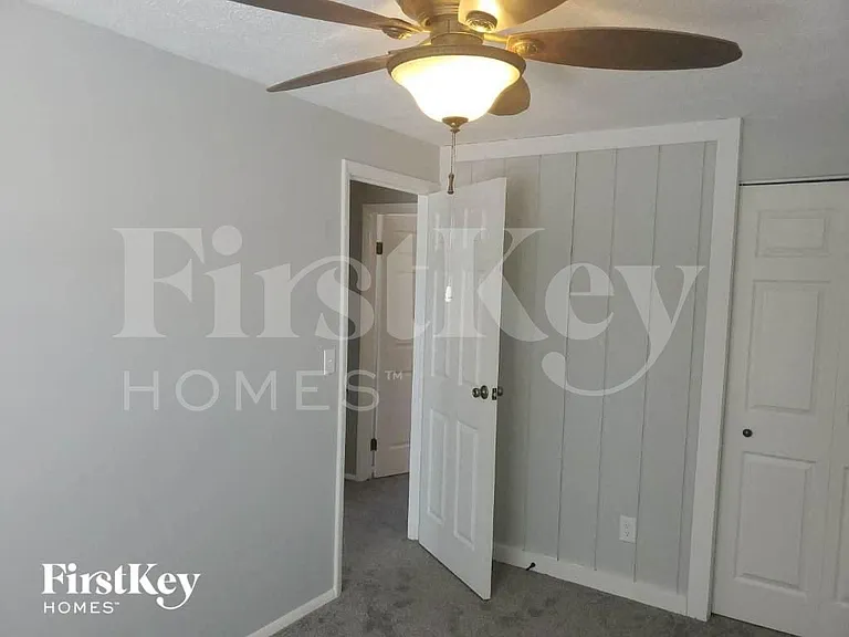 4207 Edinburgh Dr — Photo 17
