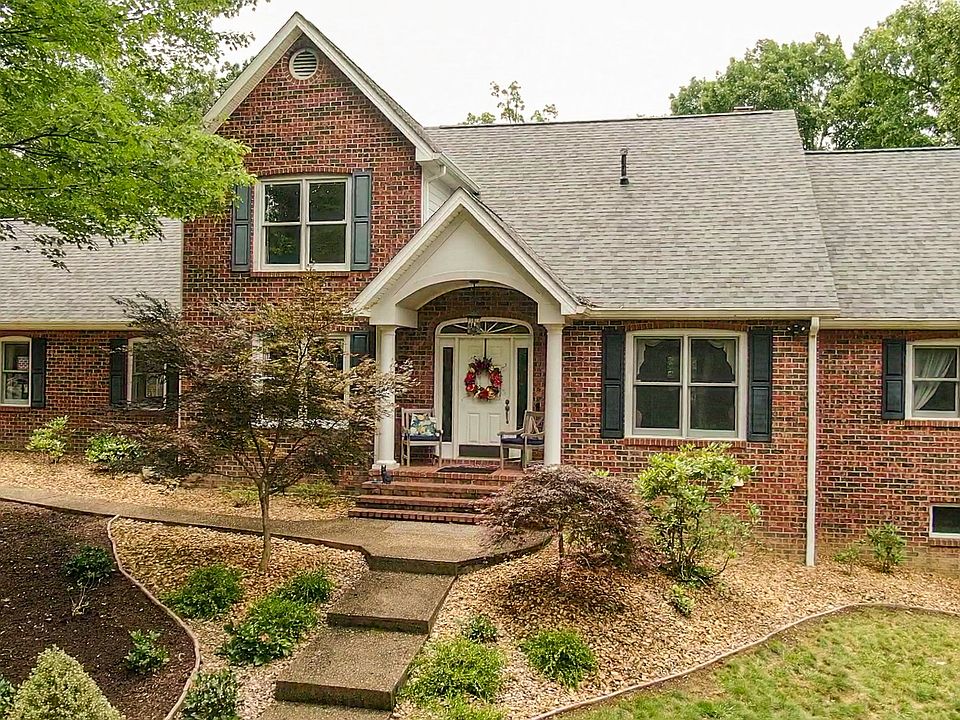 1st image of 1005 Madison Ln