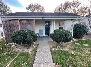 911 Hopson St, Johnson City, TN 37601