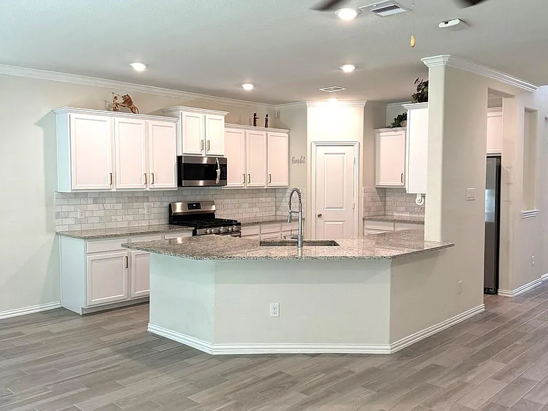 15823 Vanderpool River Dr — Photo 7