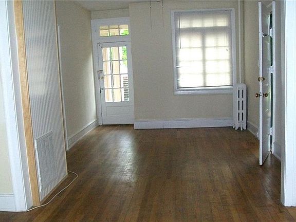 2nd image of 1120 W Grace St APT 3
