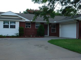412 NE 20th St, Moore, OK 73160