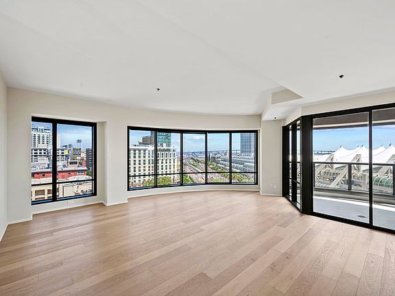 5th image of 200 Harbor Dr Unit 1102