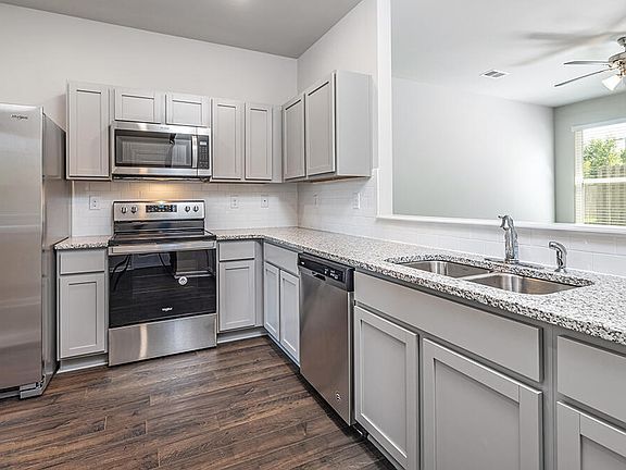3rd image of 2029 River Park Drive