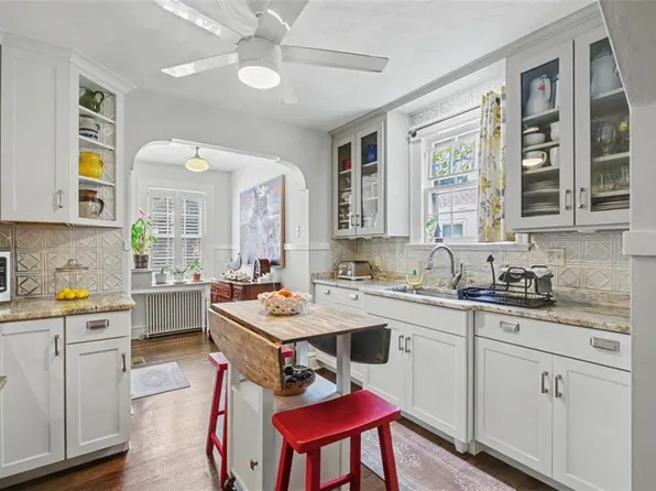 103 Locust Ave, Hampton, VA 23661