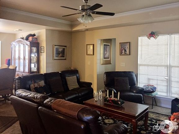 4th image of 1132 Laredo Dr