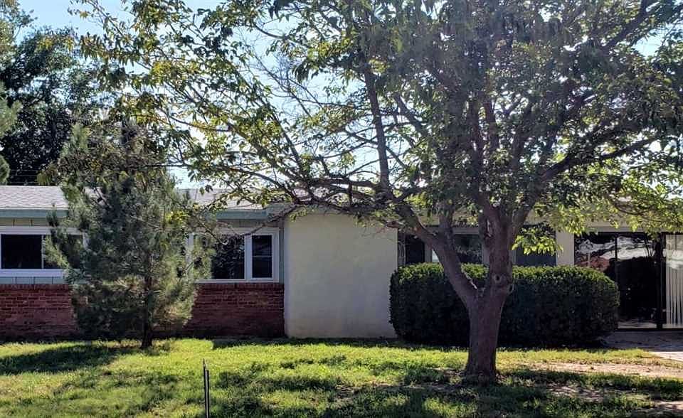 1st image of 802 Adams Dr