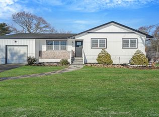 45 Oaklawn Avenue, Farmingville, NY 11738