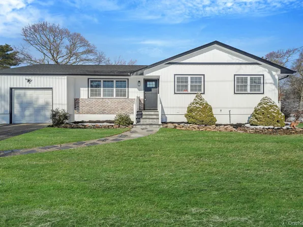 45 Oaklawn Avenue, Farmingville, NY 11738