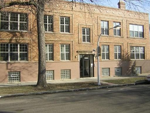 1st image of 3118 W Byron St Unit 2