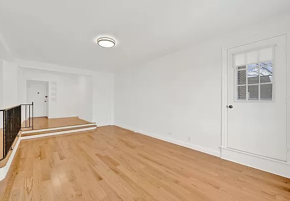 3rd image of 4499 Henry Hudson Pkwy W #8A