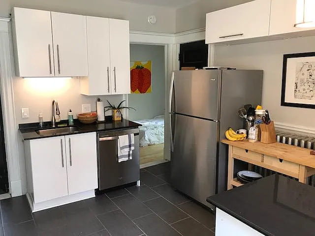 809 University Ave NE #2 — Photo 4