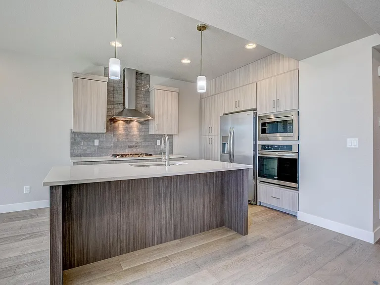 830 Cherokee Dr — Photo 4
