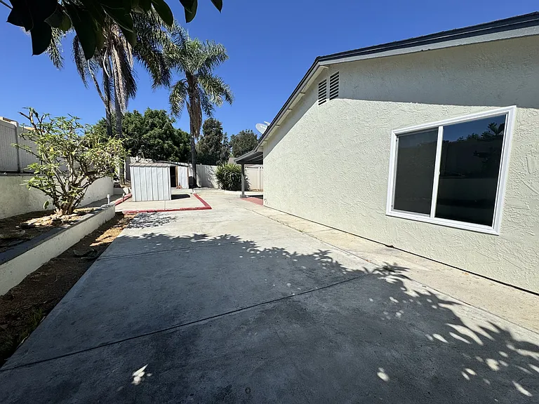 916 Avenida Ysidora — Photo 17