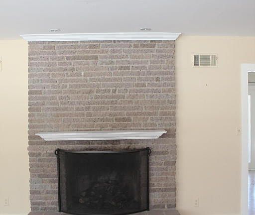 4th image of 1349 S Shore Dr