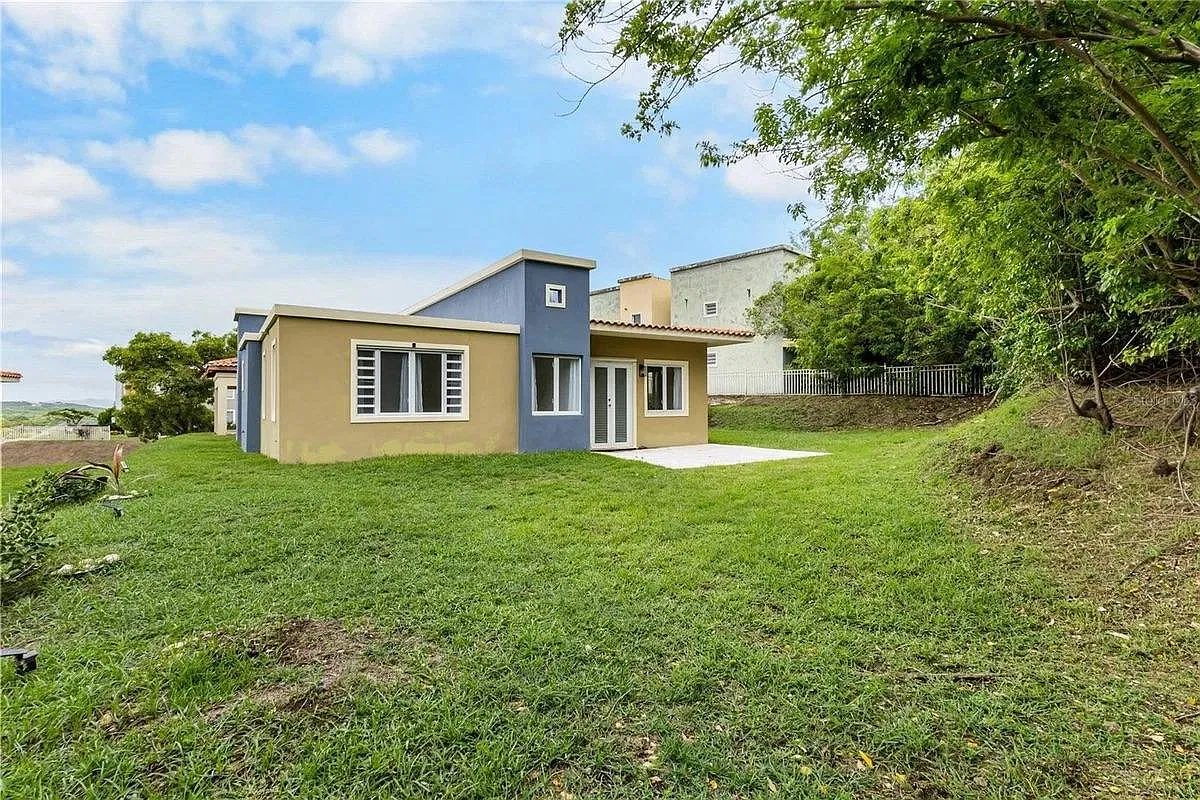 4 bed, 3.0 bath, 2080 sqft, $3,200 — Photo 3