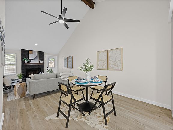 4th image of 16043 Stoneham Cir