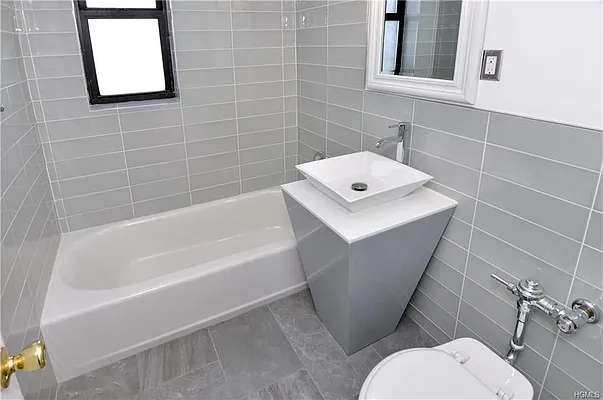 Sold by Re/Max In The City | media 19