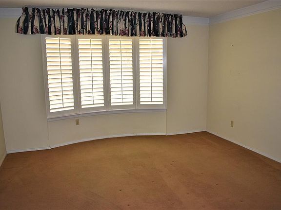 5th image of 4309 Plantation Dr