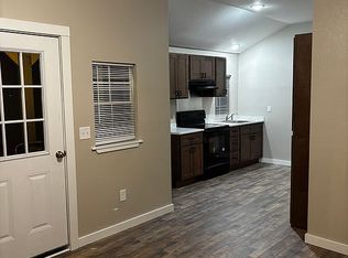 224 E 10th St, Mounds, OK 74047