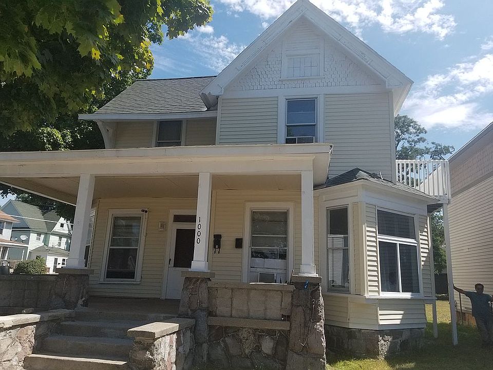 1st image of 1000 Jefferson Ave SE