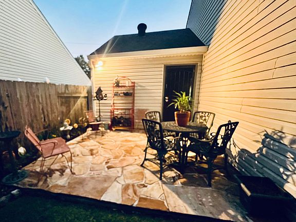 5th image of 122 Sonoma Cir