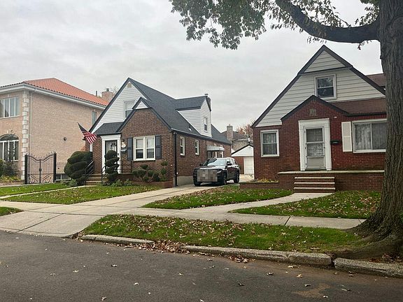 2nd image of 14564 9th Ave