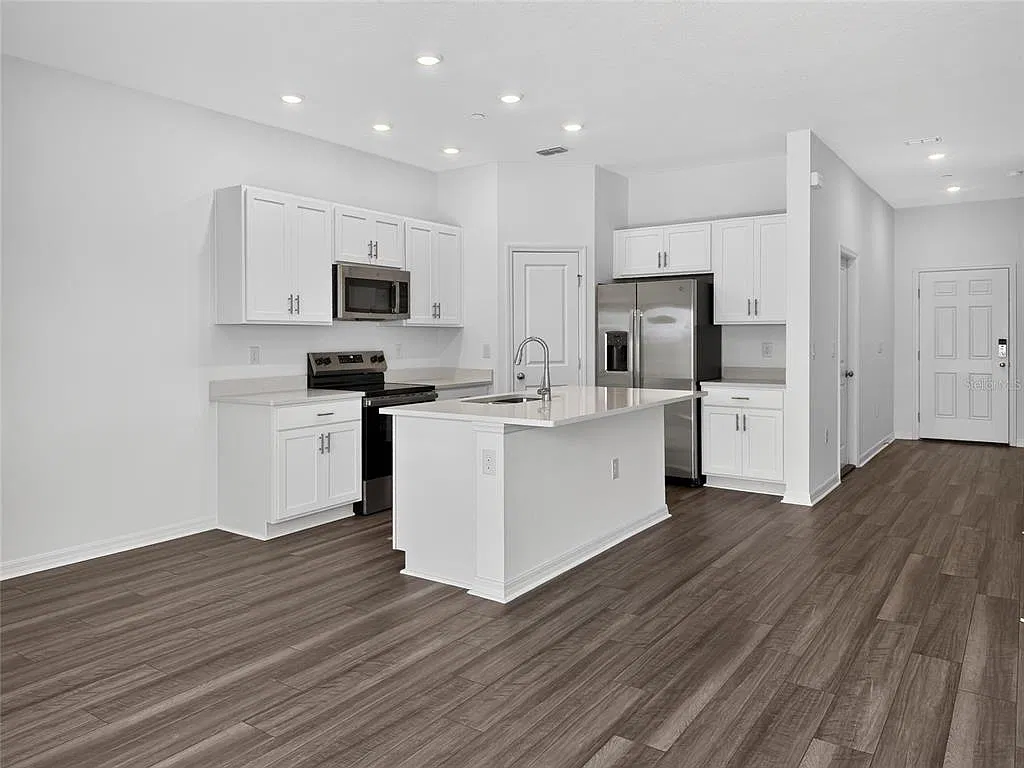 3 bed, 2.5 bath, 1285 sqft, $2,600 — Photo 4