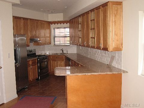 4th image of 48-21 59th St