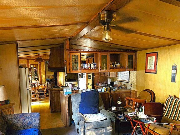 2nd image of 205 Riverside Dr