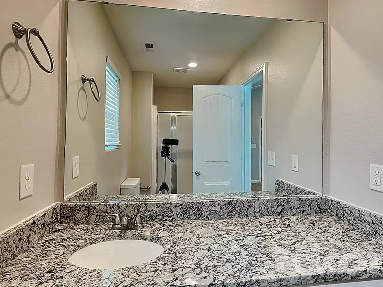1225 Standing Oak Dr — Photo 7