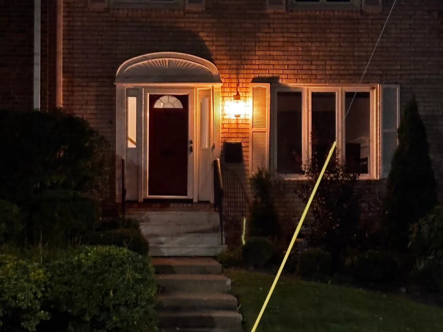 3 bed, 2.5 bath, 2041 sqft, $3,000 — Photo 2