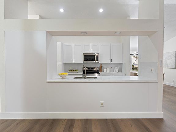 5th image of 7138 NW 49th Place