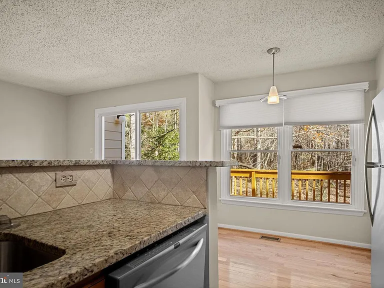 1602 Oak Spring Way — Photo 13