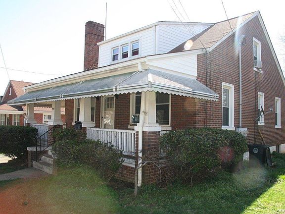 2nd image of 2208 Park Pl