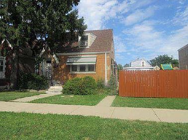 3rd image of 6205 S Karlov Ave