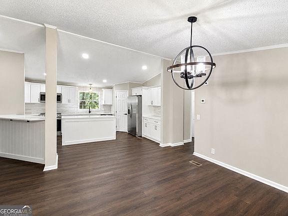 3rd image of 98 Jims Ln