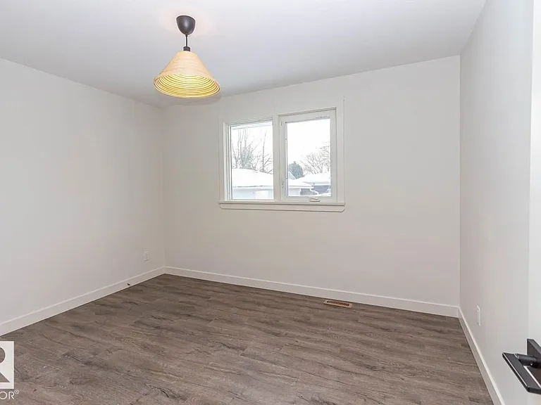 10536 76th St NW — Photo 31