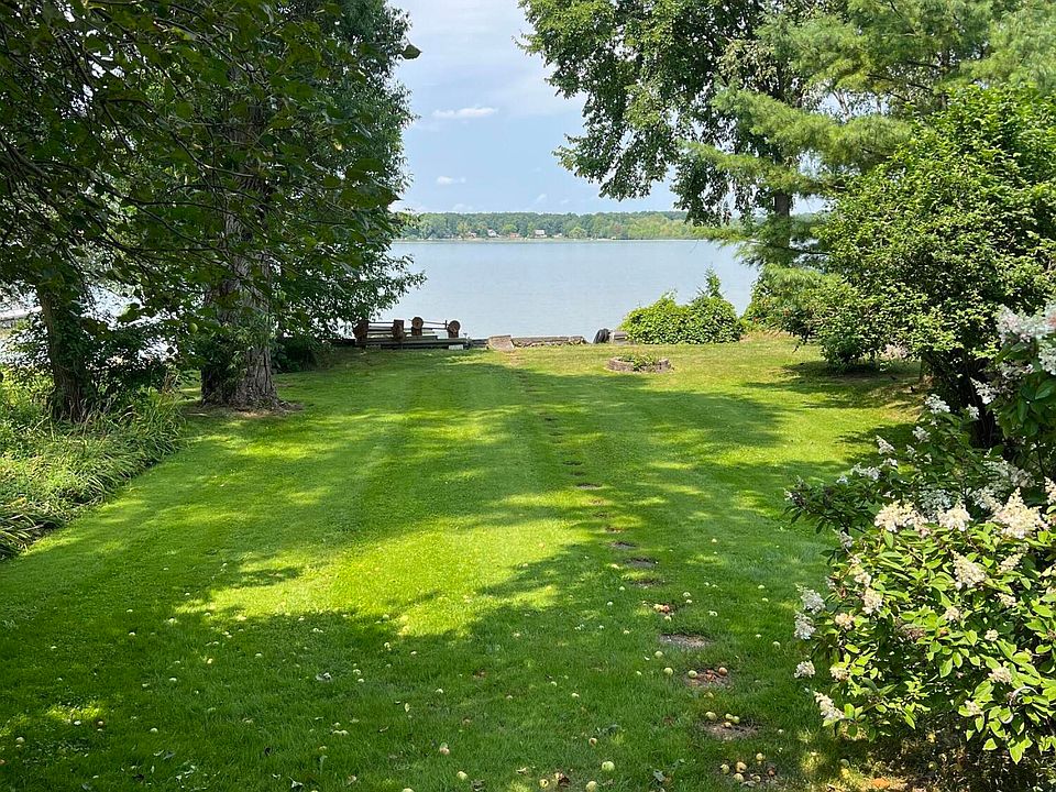 2nd image of 15295 Silver Beach Dr