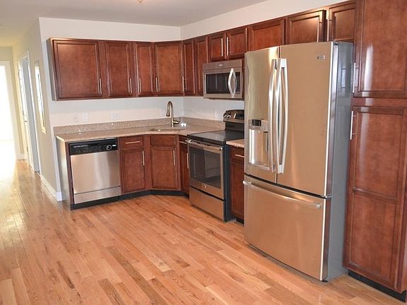2nd image of 4122 Haverford Ave #8A