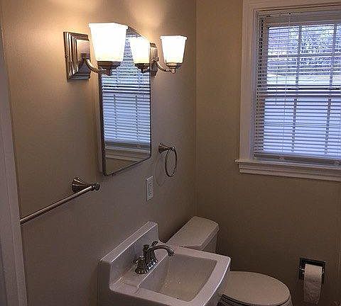 5th image of 860 W 43rd St #860