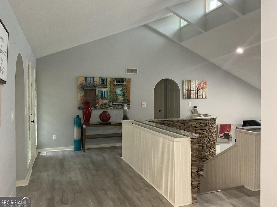 2nd image of 2251 Colonial Oak Way