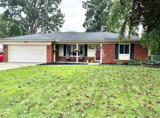 39262 Cloverleaf St, Harrison Township, MI 48045