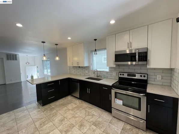 808 14th St, Oakland, CA 94607