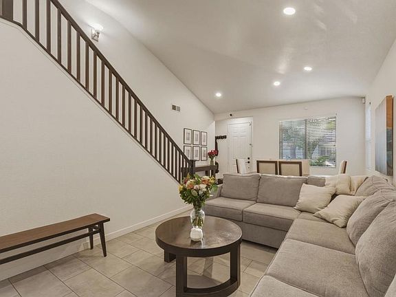 4th image of 1239 Mill Valley Rd