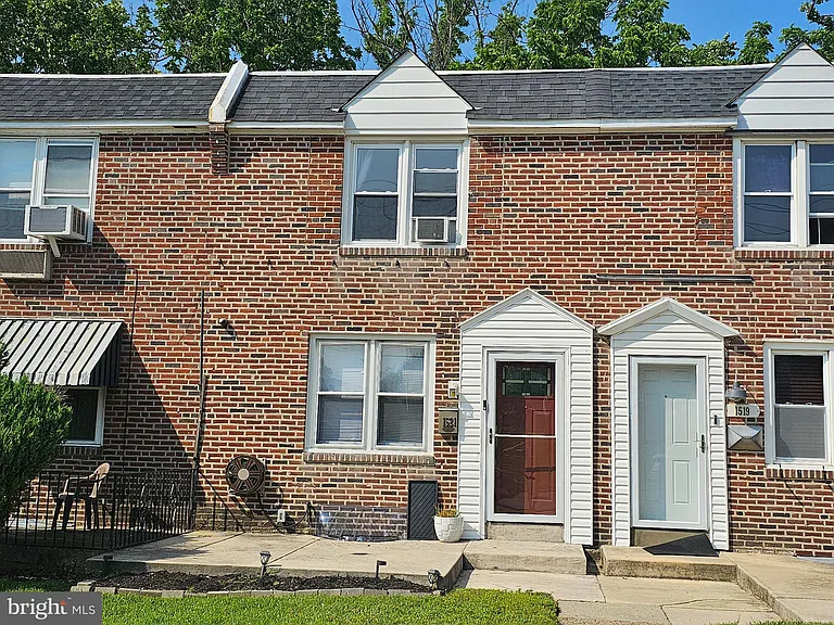 1521 W End Dr — Photo 2
