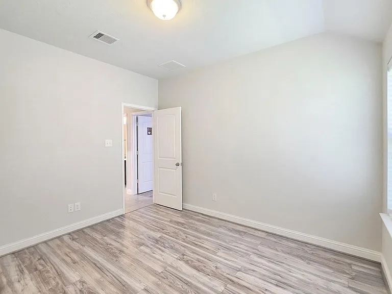 8206 Oxbow Manor Ln — Photo 34